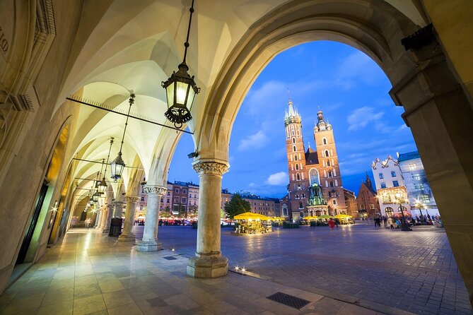 2-Hour Guided Walking Tour in The Old Town of Krakow - Tour Overview