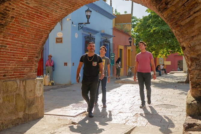 2-Hour Historic Walking Tour in Oaxaca - Guides Expertise and Commitment to Excellence