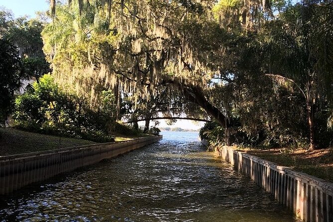2 Hour Historical Wildlife Tour of the Chain of Lakes - Meeting Point and Transportation