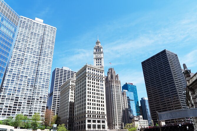 2 Hour Magnificent Chicago Tour With Photos and Popcorn - Tour Highlights and Landmarks