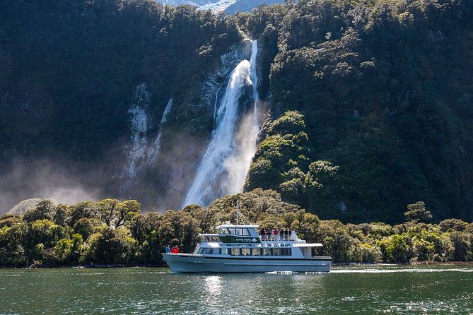 2-Hour Milford Sound Scenic Cruise - Onboard Amenities
