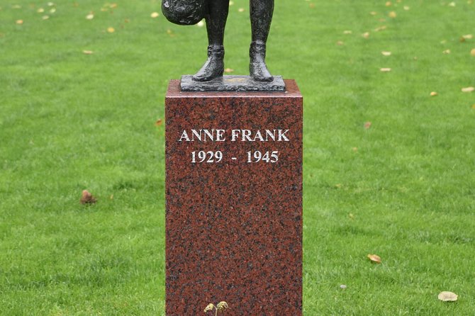 2-Hour Private Anne Frank Walking Tour With Drink - Additional Tour Details