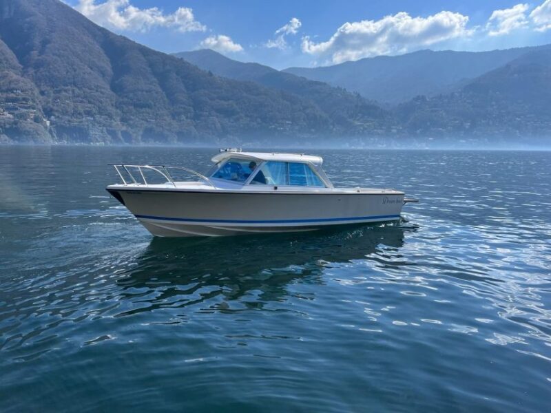 2 Hour Private Boat Tour of Lake Como - Boat Features