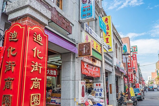 2-Hour Private Dadaocheng Walking Tour - Discovering Dihua Streets Rich Heritage