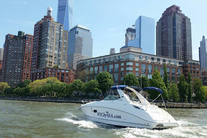 2-Hour Private Luxury Boat Tour in New York City - Meeting and Pickup