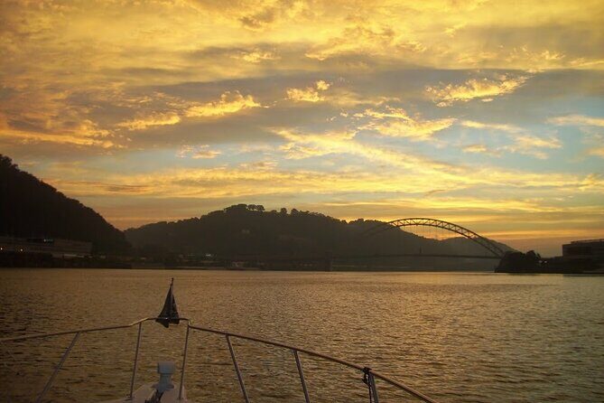 2 Hour Private Sightseeing Charter Boat Cruise - The Experience: What You Can Expect on the Water
