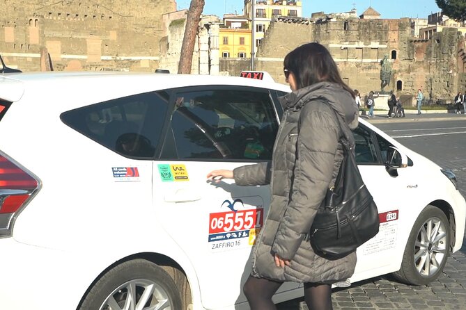 2-Hour Private Tour The Best Monuments of Rome by Taxi - Exploring the Colosseum