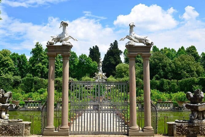 2-Hour Private Treasure Hunt in Florence - Capturing Memories With Souvenir Photos