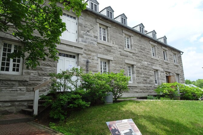 2-hour Self-Guided Walking Tour & Scavenger Hunt in Terrebonne - Discover Local Landmarks