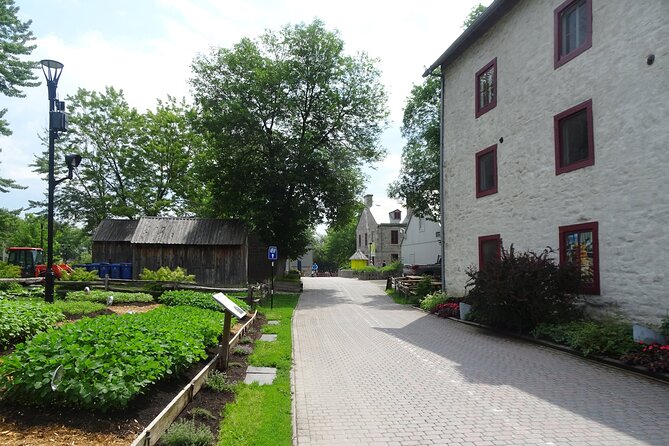 2-hour Self-Guided Walking Tour & Scavenger Hunt in Terrebonne - Immerse in Natures Beauty