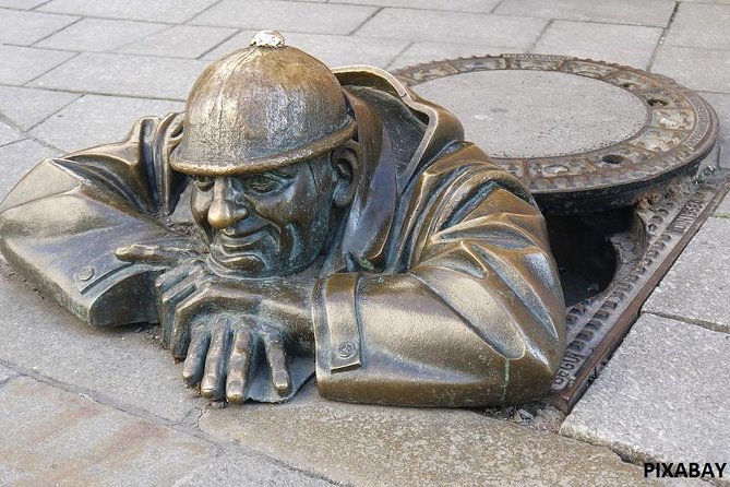 2 Hour Sightseeing Tour of Bratislava - Pricing and Booking Options