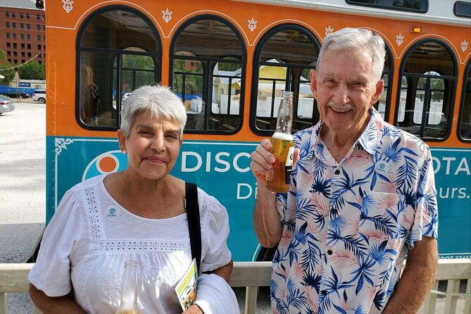 2 Hour Sunset Cabaret Tour in Sarasota - Accessibility and Participation