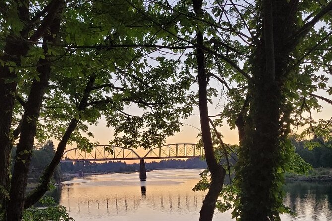 2-Hour Sunset River Cruise on the Stunning Willamette River - Savor the Relaxing Atmosphere on the Water