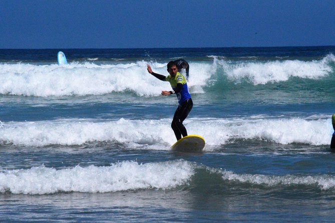 2-Hour Surfing Experience for Beginners in Famara - Meeting and Pickup