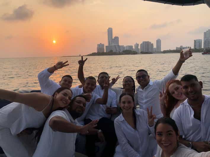 2-Hour Tour in Cartagena Sunset View in Party Boat - Tour Experience