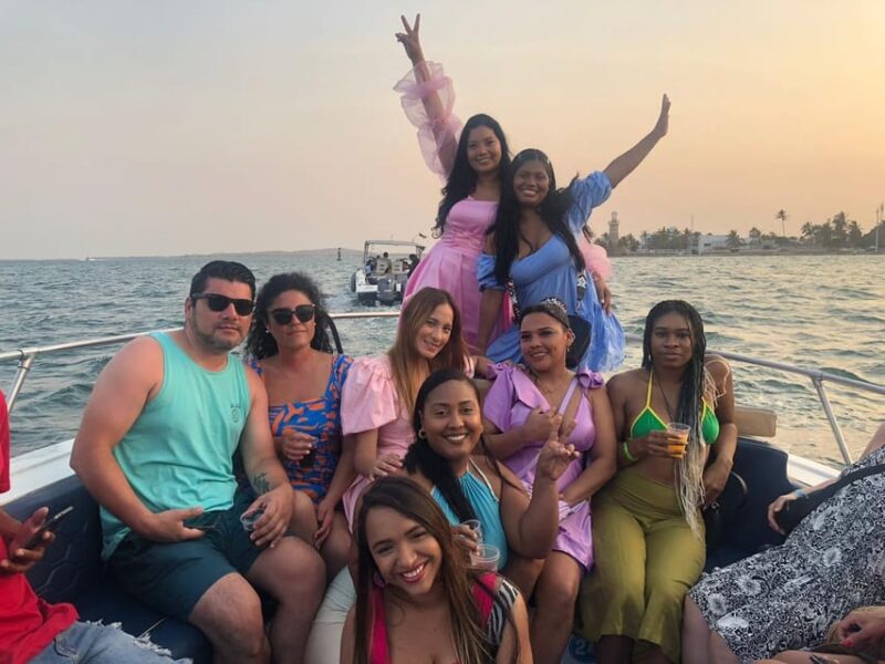2-Hour Tour in Cartagena Sunset View in Party Boat - Itinerary Details
