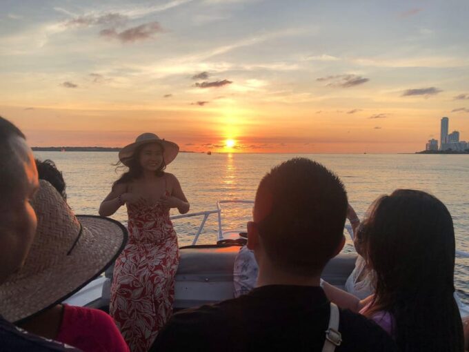 2-Hour Tour in Cartagena Sunset View in Party Boat - Recap