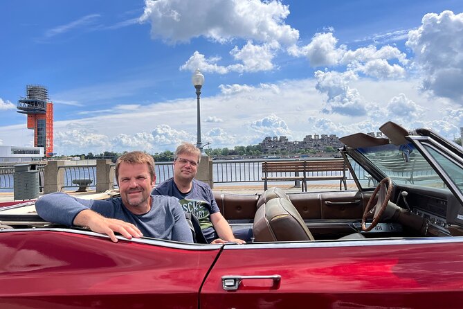 2 Hour Tour of Montreal in Vintage Convertible Cadillac + Murals in Le Plateau - Discovering Le Plateau