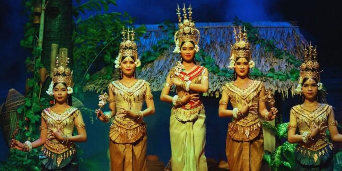 2 Hour Traditional Dinner Show With Free Transfer - Transportation