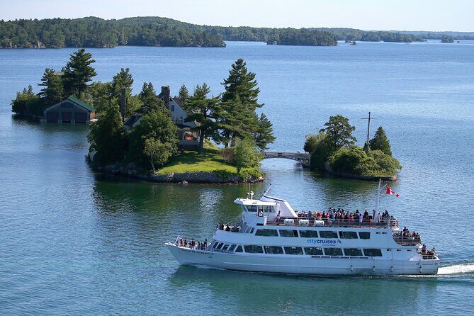 2-Hour Two Castle 1000 Islands Cruise from Ivy Lea - The Sum Up