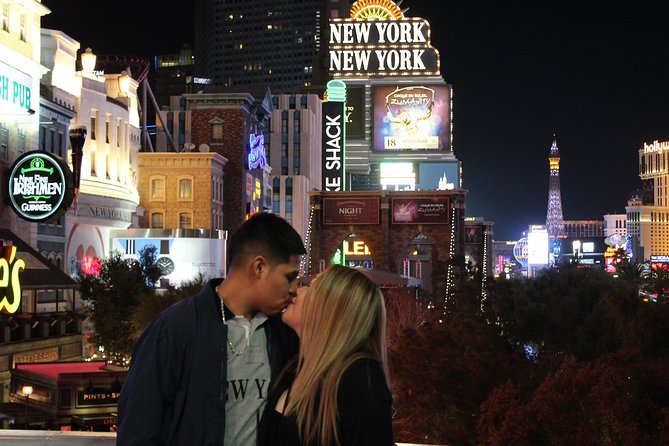 2-Hour Vegas Strip Walking Tour With Photos,Champagne & Vintage Vegas Goody Bags - Insider Tips From a Local Guide