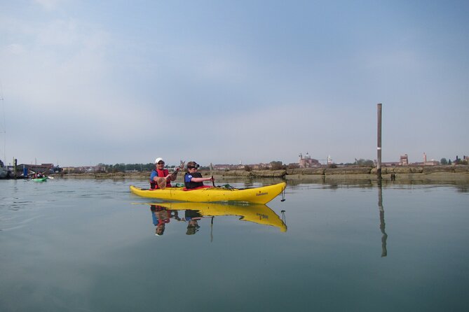 2 Hour Venice Canal Kayak Tour - Premium Experience by Day - Additional Fees and Considerations