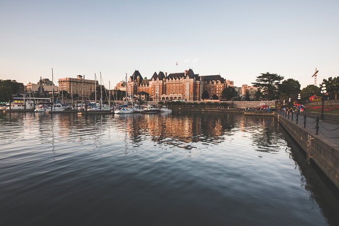 2-Hour Victoria Highlights Private Walking Tour - Tour Duration and Timing