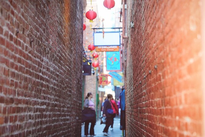 2-Hour Victoria Highlights Private Walking Tour - Accessibility and Transportation