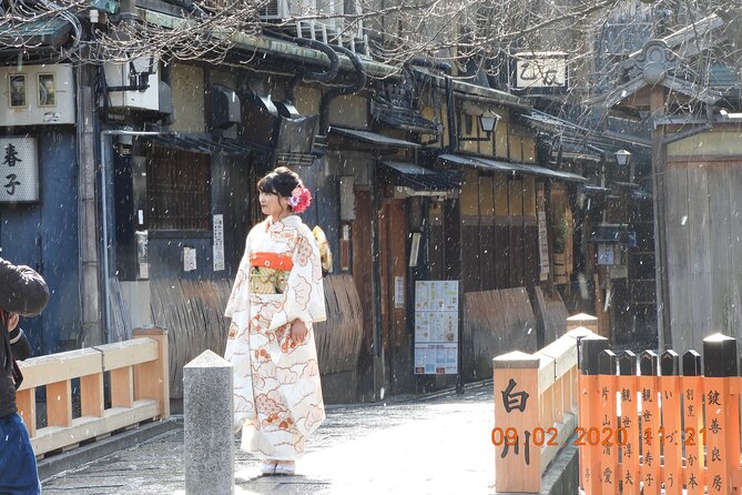 2 Hour Walking Historic Gion Tour in Kyoto Geisha Spotting Area - Included and Not Included