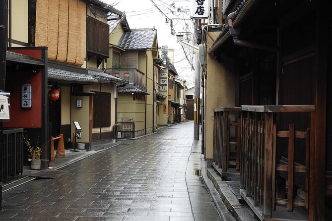 2 Hour Walking Historic Gion Tour in Kyoto Geisha Spotting Area - Duration and Timing