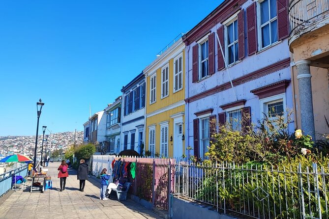 2 Hour Walking Tour in Valparaiso - Accessibility and Participation