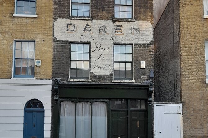 2-Hour Walking Tour Women of Whitechapel - Tour Features