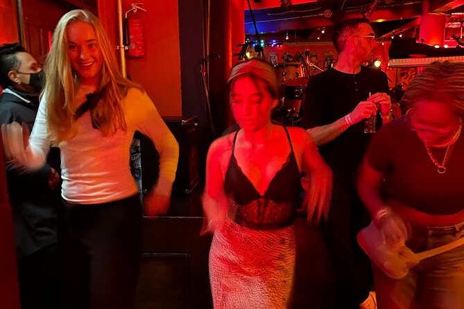 2 Hours and 30 Minutes Salsa Night in México City - Included Drinks and Cover Charge