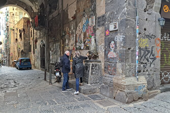 2 Hours and a Half Guided Tour in the Historic Center of Naples - Guide Expertise