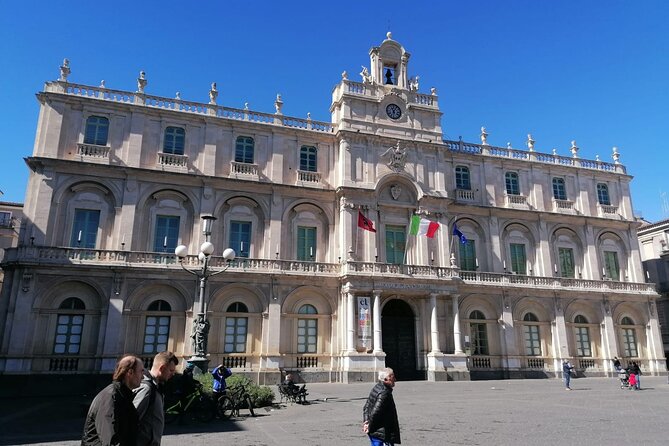 2 Hours and a Half Private Guided Tour of Catania - Tour Guide Expertise