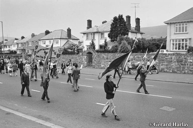 2 Hours Belfast Original Drivers the Troubles Black Taxi Tour - Navigating the City Streets