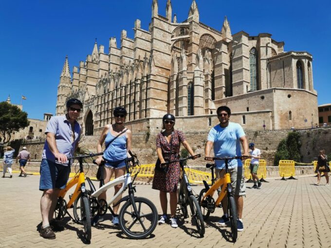 2 Hours E-Bike Tour in Palma - E-Bike Experience