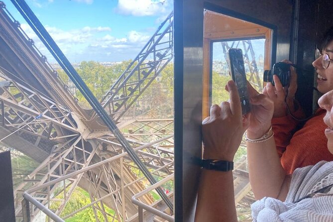 2 Hours Eiffel Tower Guided Tour Paris (Elevator) - Accessibility
