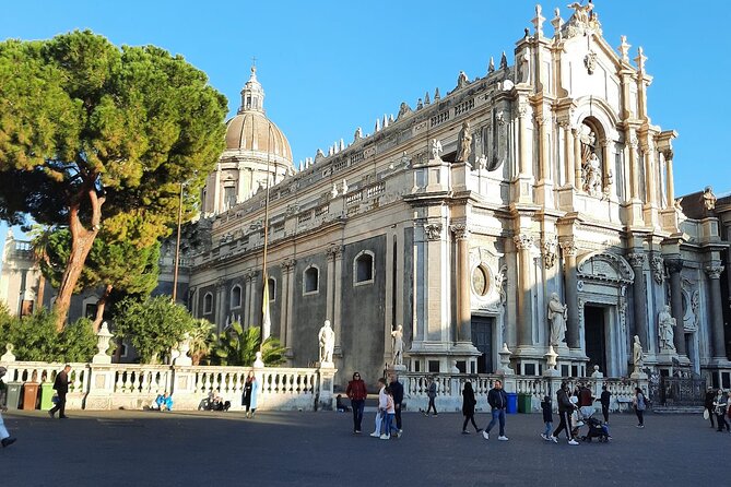 2 Hours Guided Group Tour in Catania - Cancellation and Refund Policy