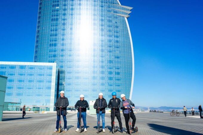 2 Hours Historic Adventure E-scooter Tour - Helmet Safety and Usage