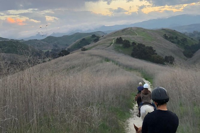2 Hours Horseback Riding Adventure in Agoura Hills - Key Points