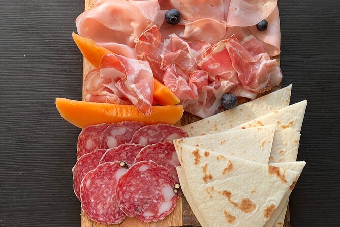 2 Hours Local Wine and Food Tasting in San Marino Center - Tagliere Di Formaggi Tipici