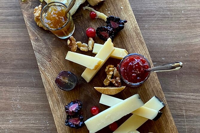 2 Hours Local Wine and Food Tasting in San Marino Center - Meeting Point and Accessibility