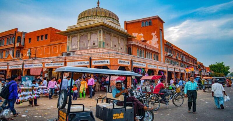 2 Hours Morning Heritage & Spiritual Walking Tour of Jaipur - Group and Language Options