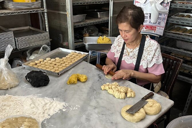 2 Hours Phuket Old Town Street Food Walking Tour - Tour Features