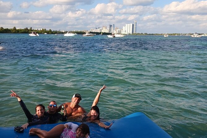 2-Hours Private Miami Boat Tour With Champagne - Tour Experience