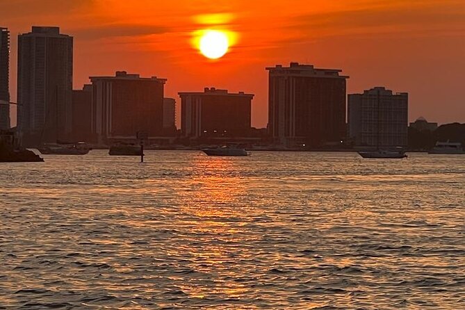 2-Hours Private Miami Boat Tour With Champagne - Booking and Cancellation
