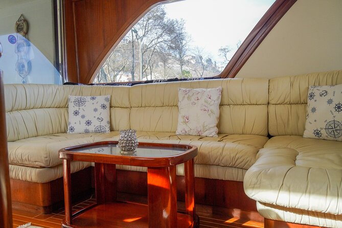 2 Hours Private Yacht Cruise on Bosphorus - Booking and Accessibility