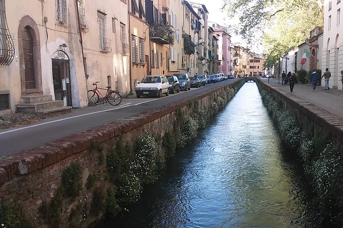 2-Hours Relax Walking Tour Through Lucca - Highlights of the Tour