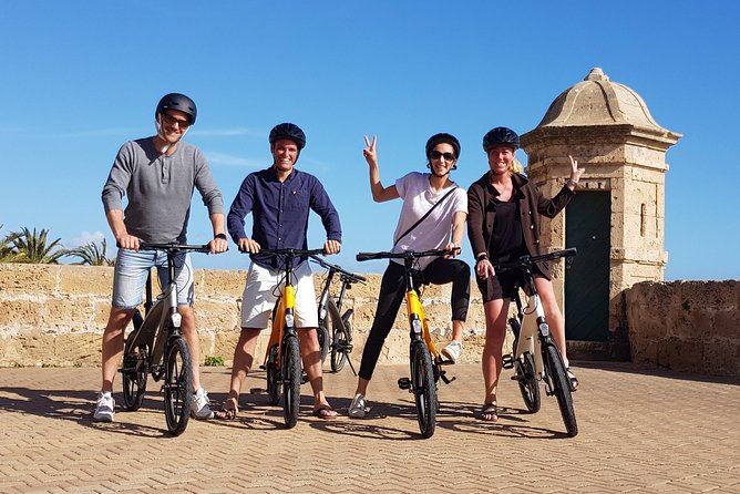 2 Hours Sightseeing E-Bike Tour in Palma De Mallorca - Key Points